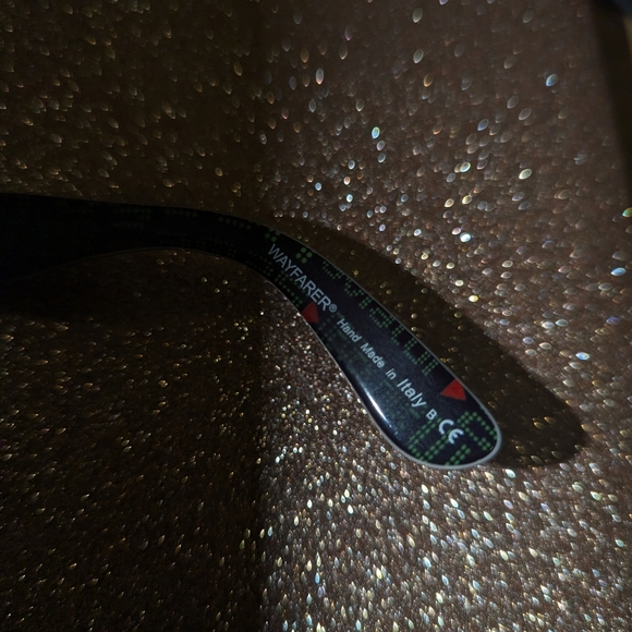 Ray-Ban Wayfarer Sunglasses - Picture 8 of 11